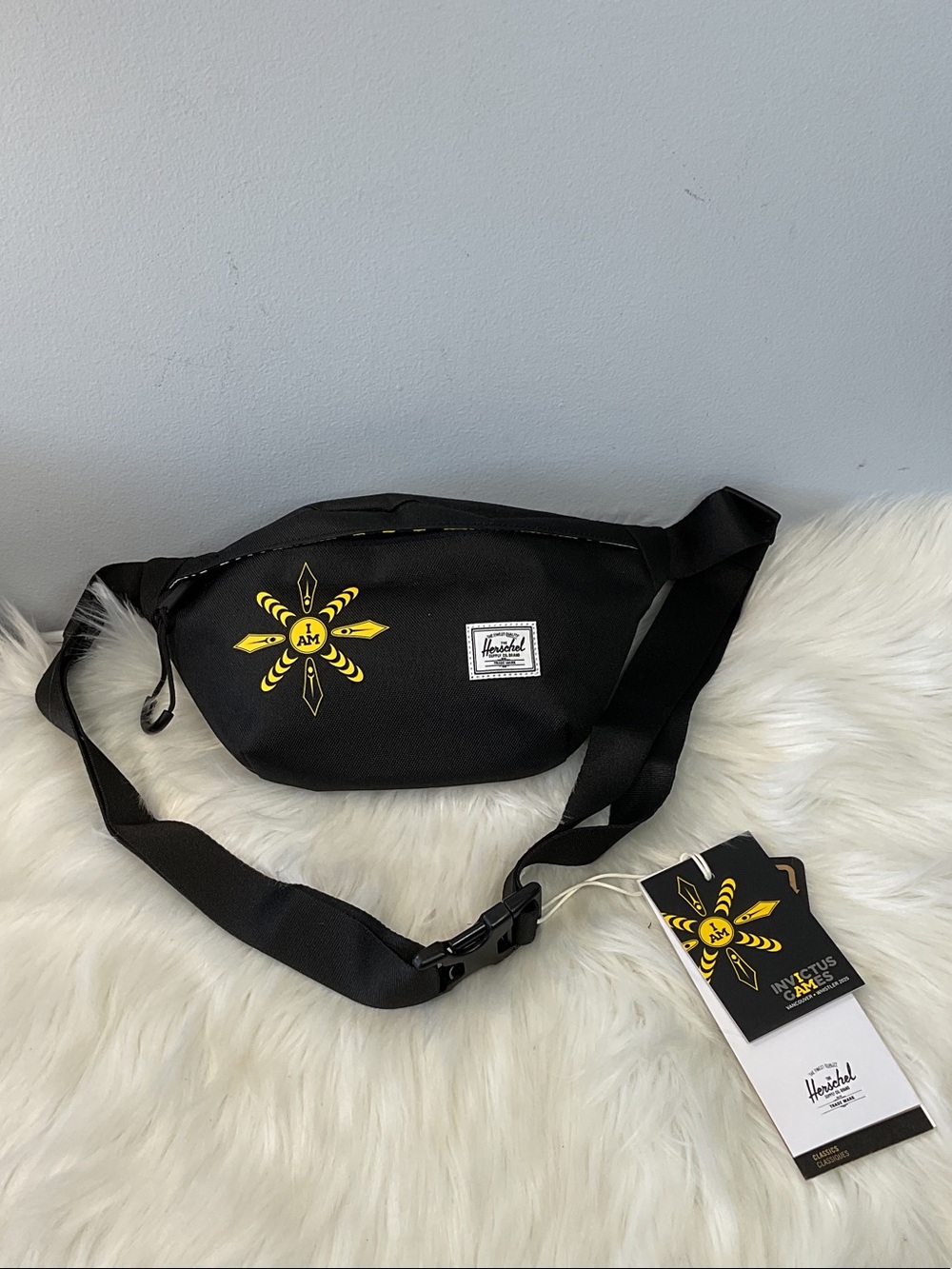 NWT Herschel Supply Company Black 2025 Invictus Games Belt Bag. New